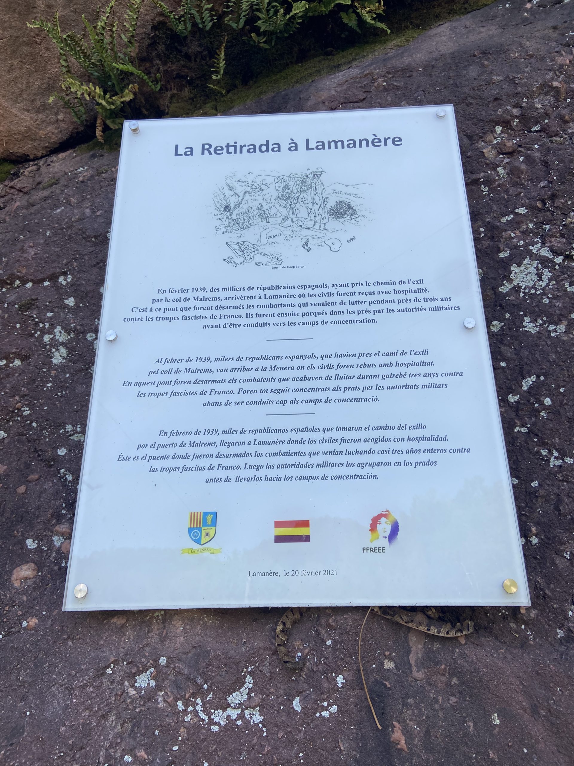 Plaque commémorative de la Retirada installée près du pont de Can de Baruti.